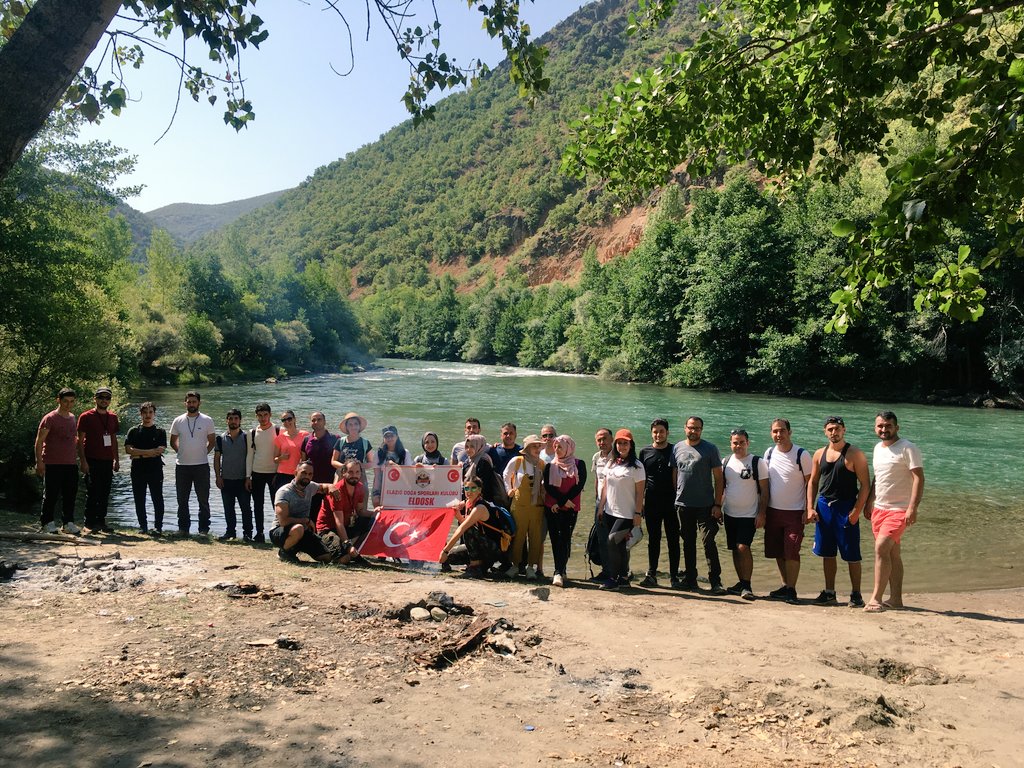 eldoskulubu's tweet photo. 25-26 Temmuz tarihlerinde kulüp olarak düzenlediğimiz Munzur Çayı Kampı ve Kırk Merdiven Şelaleleri Etkinliği'nde bize kalan karelerden bir kaçı :) Biz çok eğlendik, yoksa siz hala...
#edosk #elazig #elazigdogasporlari #tunceli #kirkmerdiven #munzur https://t.co/rNOzfAIigV