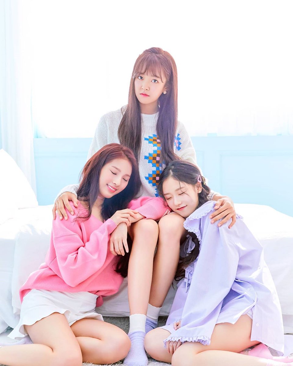 FanaticsArg's tweet photo. • 28|07|20 • Flavor •

Yoonhye,Chiayi y Doah en la sub-unidad 'Flavor' hace tiempo atrás ❣️

#Fanatics #파나틱스 #Kpop #KpopArgentina #GirlGroup #도아 #Doah #지아이 #Chiayi #윤혜 #Yoonhye https://t.co/edL9QUGO8S