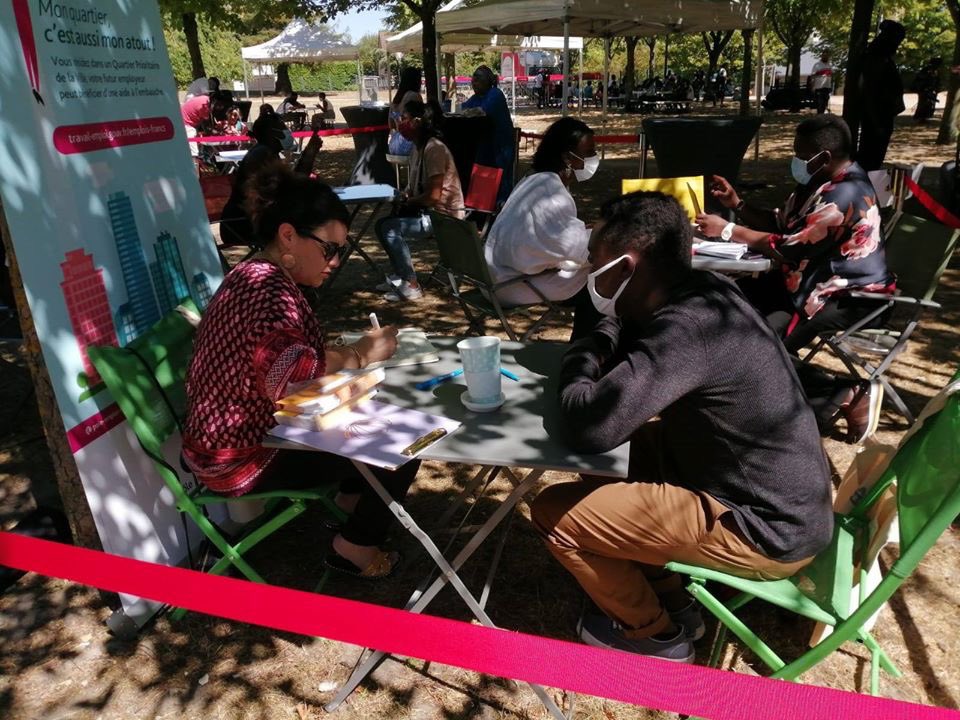 Ecole De La 2e Chance Yvelines On Twitter E2c78 Site De Chanteloup Les Vignes Notre Groupe De Stagiaires Est Alle A La Rencontre Du Bus De L Initiative Present A Chantelouplv Ils Ont