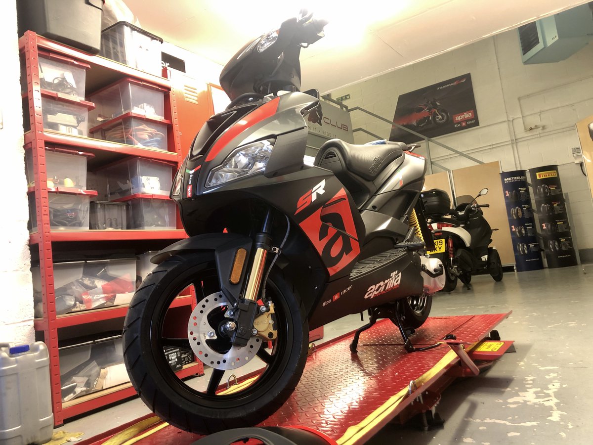 wheelstoworknet's tweet photo. Another addition to the Wheels to Work Silverstone fleet, the super cool and sporty @ApriliaUK SR50! #daventryjobs #SNCJobClub https://t.co/7TOVh8E43b