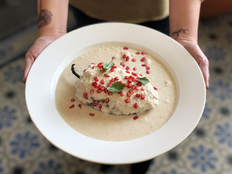 Nunca está de más cada año volver a compartir esta nota que escribí sobre los mitos y las verdades de los chiles en nogada:  http://bit.ly/2LHwy2u&nbsp; (al ratito les tengo una historia del tema).