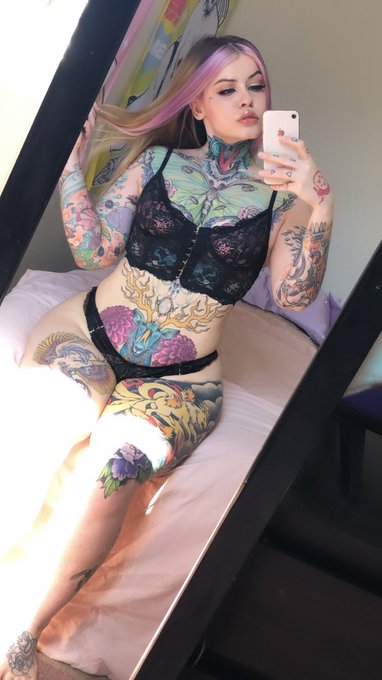 an actual pear https://t.co/qNnjIbO9xr