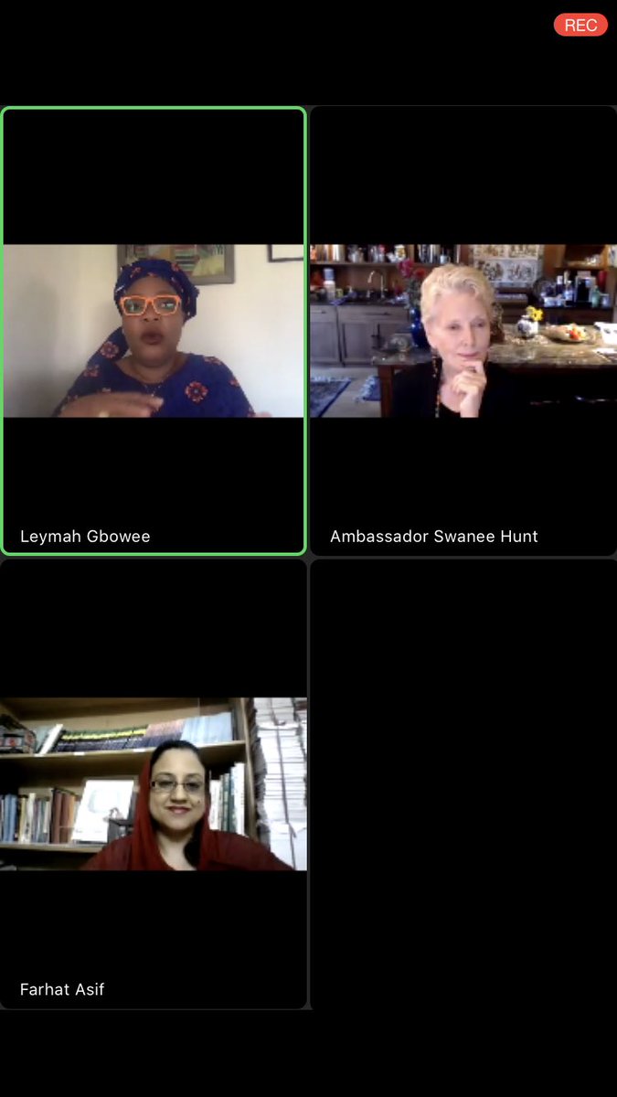 Listening to the inspirational Nobel Peace Laureate Leymah Gbowee being interviewed by our graduate @FarhatAkram and Ambassador Swanee Hunt! So many key takeaways.@IPDS_Pakistan @InclusvSecurity #womenleaders