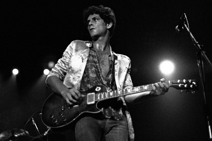 RollingStone's tweet photo. Watch Fleetwood Mac's 'Rumours' lineup play a scorching version of the band's Peter Green–penned 1969 track "Oh Well" in 1977 https://t.co/cWwzJqVJ06 https://t.co/9BszxAAjoW