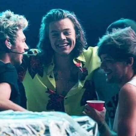 aristoches's tweet photo. My father told me about Backstreet boys.

I will tell my kids about One Direction . https://t.co/Cxq2Ywd700