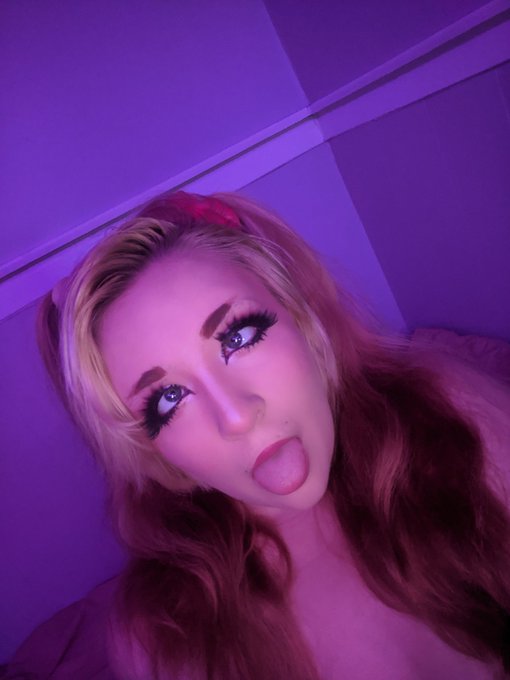 Cam girls born after 1990 only know ahegao, twerk, eat hot Cheeto, AND LIE https://t.co/nJd2YwhMSQ<a href="/tag/prestreamlewk"class="tags"><span>#prestreamlewk</span></a>