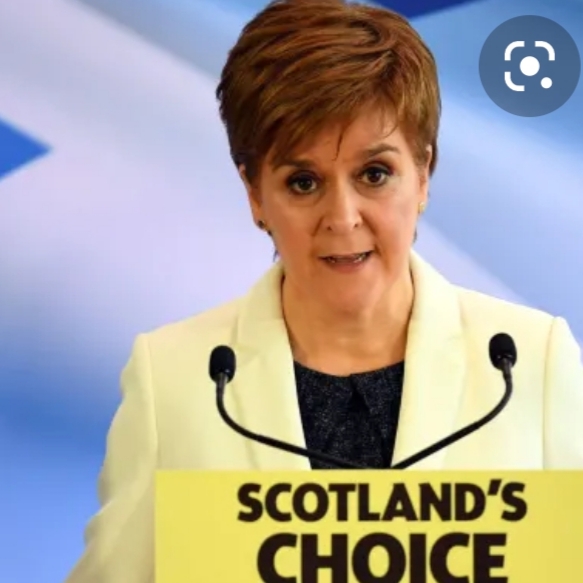  @NicolaSturgeon as Scottish  #Gaelic Albums.18 letters in the Gaelic alphabet, 18 pairs of photos.A thread.