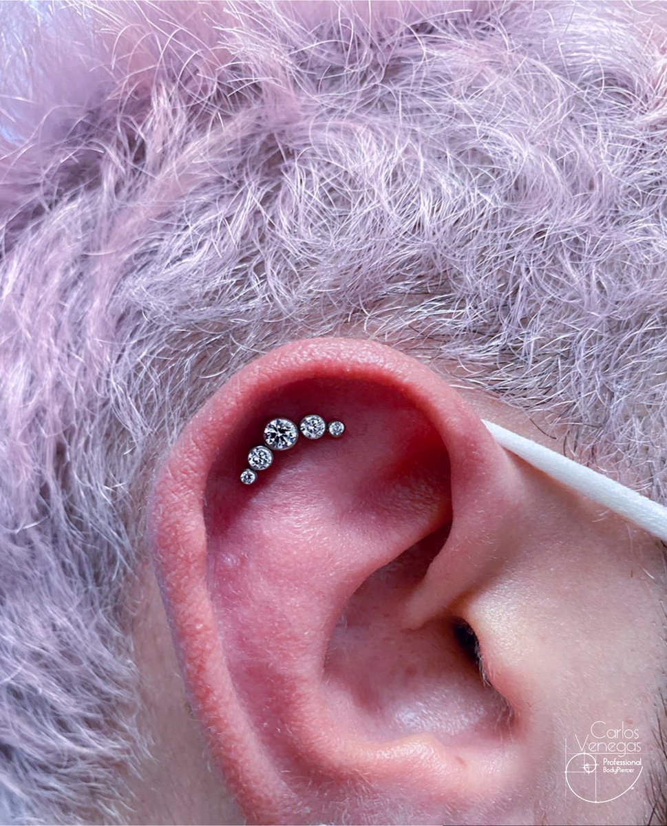Carlossvenegas's tweet photo. Perforación realizada con un épico cluster #28Julio #piercing #clusterpiercing #carlos_venegass #coruña #galicia #dermagraphictattoocoruña https://t.co/AXLp9EQFoh