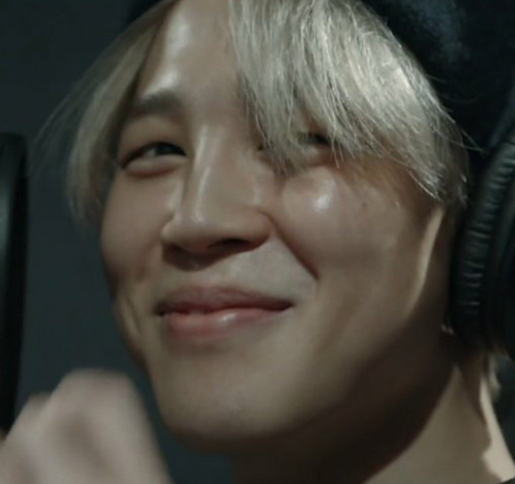 Jimin's unwhitewashed and glowing skin - A needed thread..