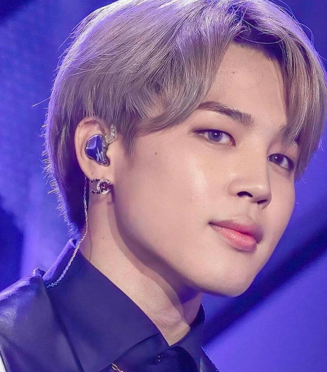 Jimin's unwhitewashed and glowing skin - A needed thread..
