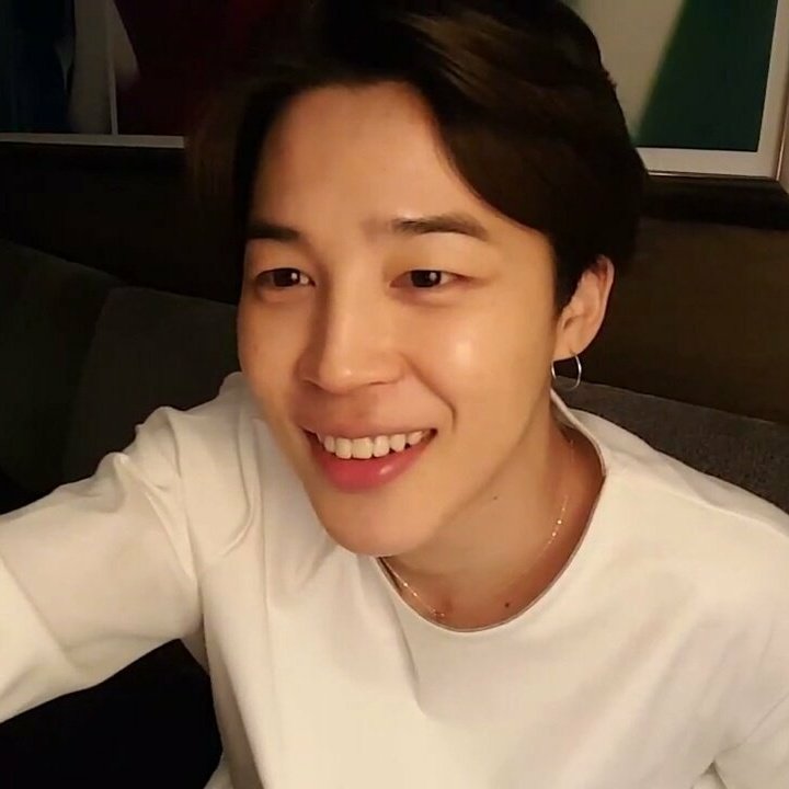 Jimin's unwhitewashed and glowing skin - A needed thread..