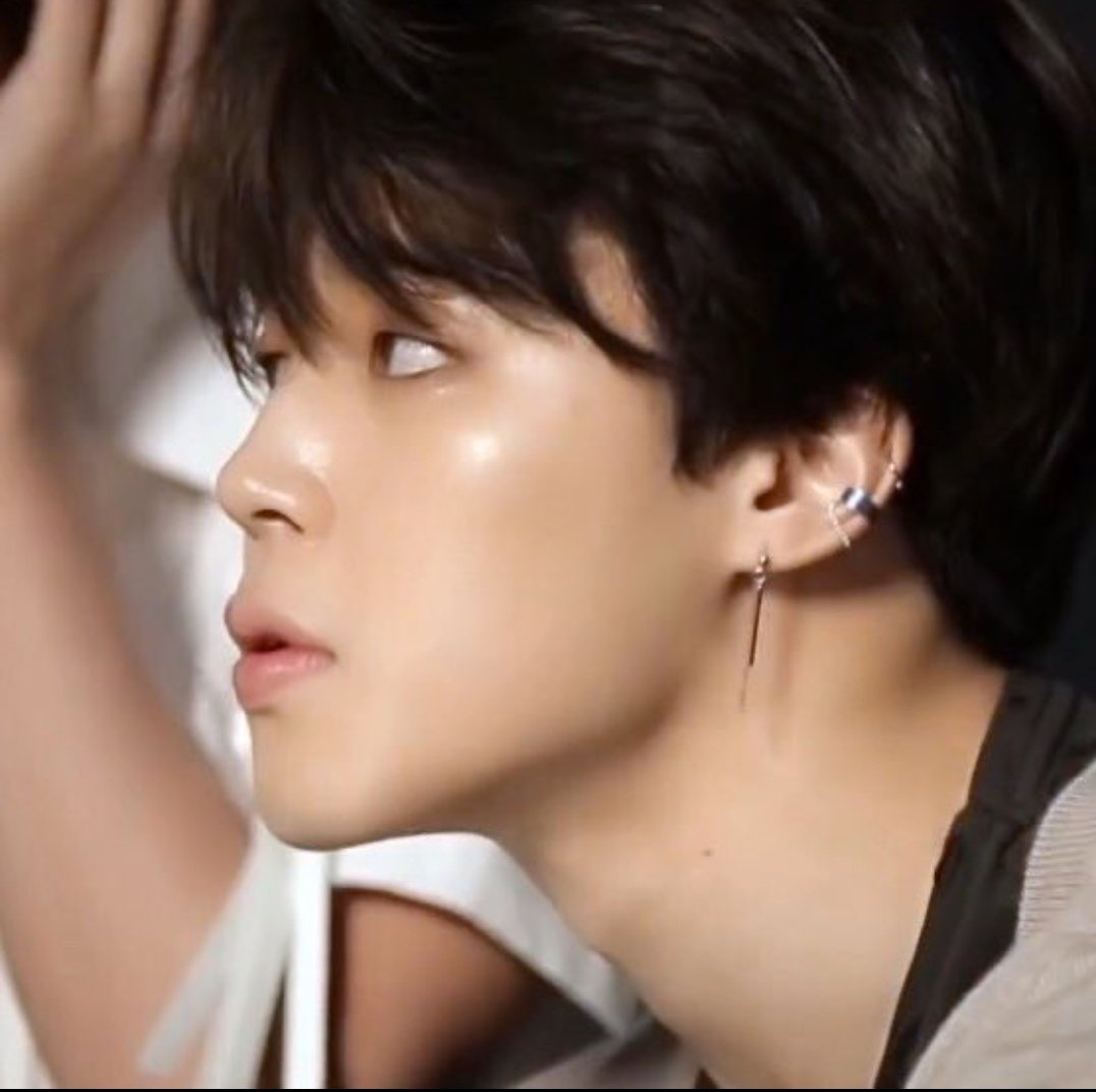 Jimin's unwhitewashed and glowing skin - A needed thread..