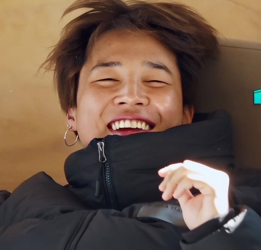 Jimin's unwhitewashed and glowing skin - A needed thread..