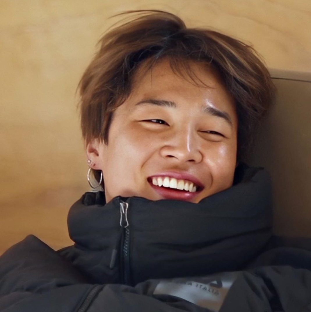 Jimin's unwhitewashed and glowing skin - A needed thread..