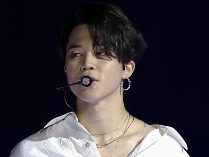 Jimin's unwhitewashed and glowing skin - A needed thread..