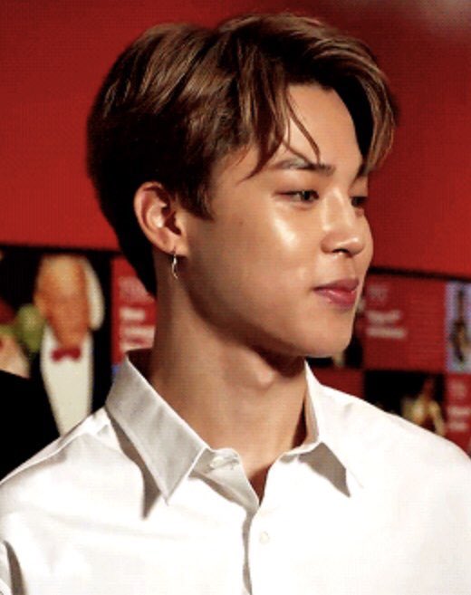 Jimin's unwhitewashed and glowing skin - A needed thread..