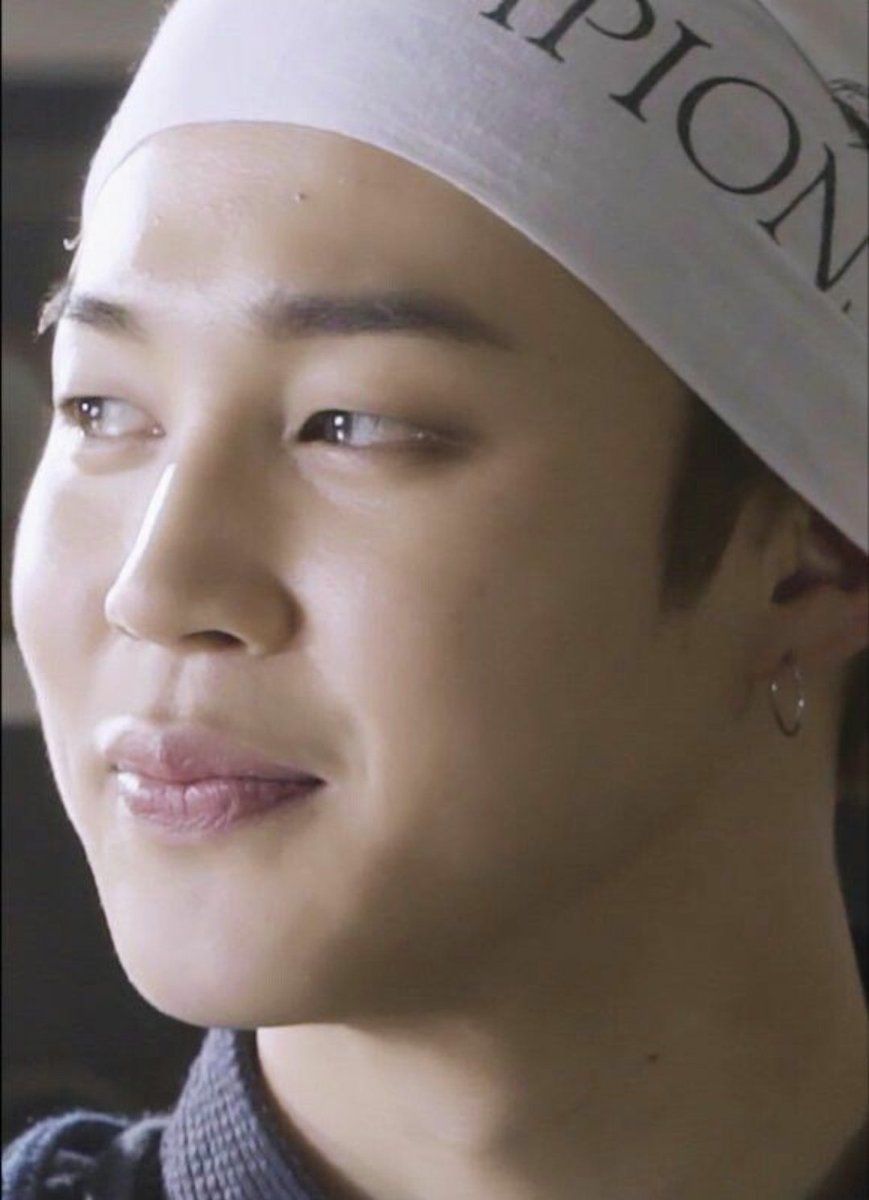 Jimin's unwhitewashed and glowing skin - A needed thread..