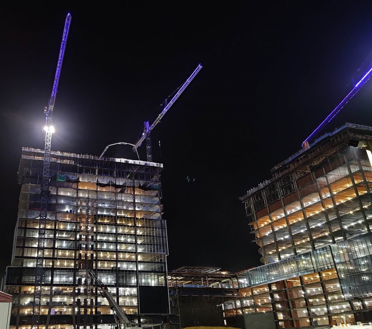 helixelectric's tweet photo. Our Reston Gateway Office building with
@ClarkBuilds looks great at night. #TeamHelix #Temporarylighting #HelixemPOWERED https://t.co/YLUuLMiZ9G