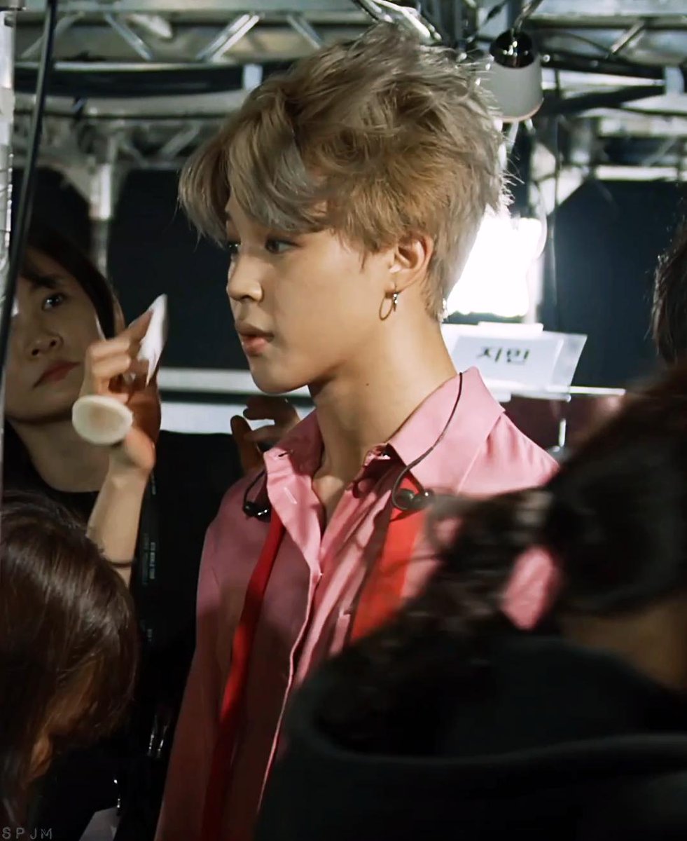 Jimin's unwhitewashed and glowing skin - A needed thread..