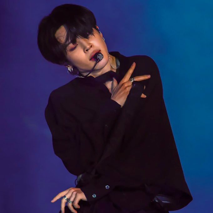 Jimin's unwhitewashed and glowing skin - A needed thread..