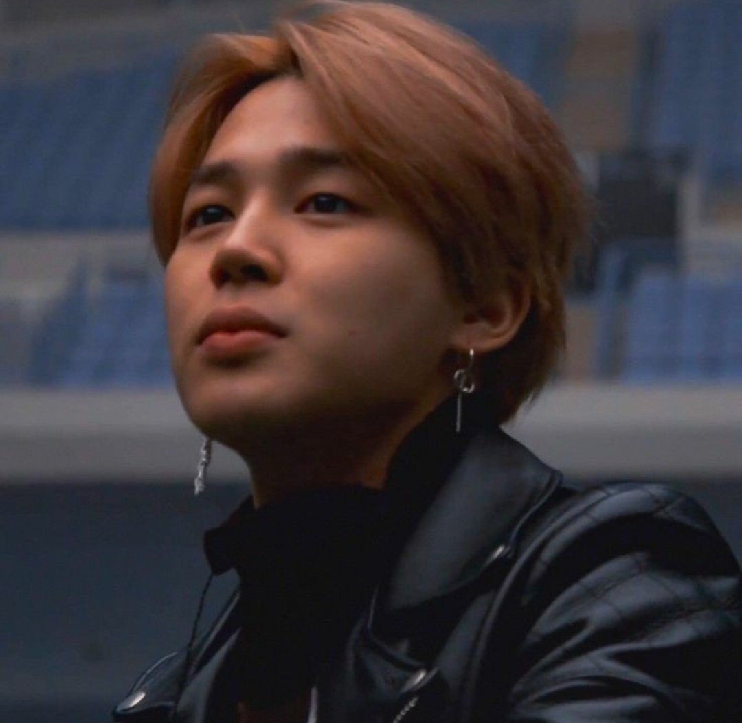 Jimin's unwhitewashed and glowing skin - A needed thread..