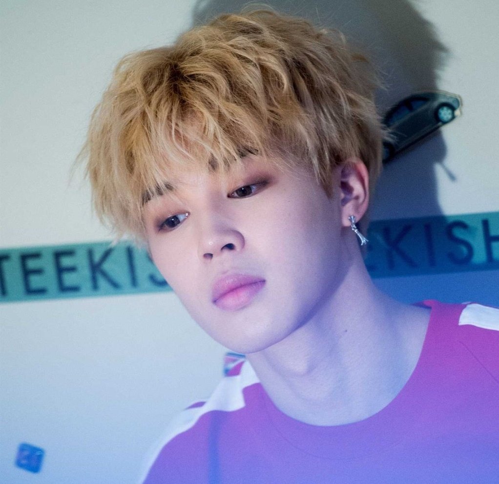 Jimin's unwhitewashed and glowing skin - A needed thread..