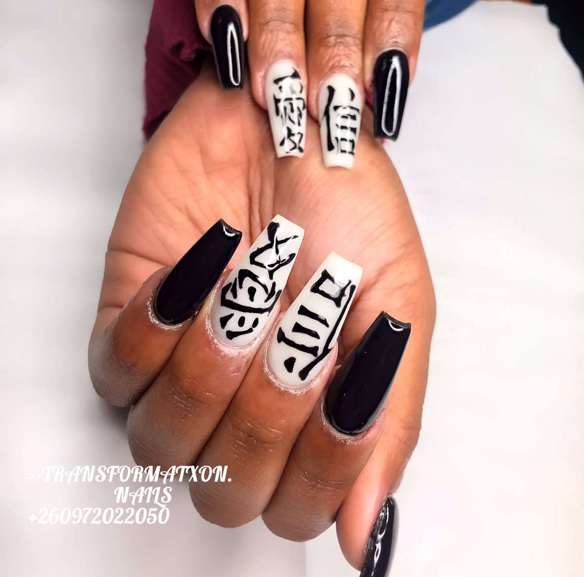 transformatxon's tweet photo. Faith and love is what these characters mean🥴. And my lovely client @cocoa_k__ wanted them written in Chinese characters ☺️. 

#coffinnails #nailshapes #cumwhitenails #blacknails #chinesecharacters #love #faith #nailporn #tweet #twitter #nailsonpoint https://t.co/nsnVbS8Bmf