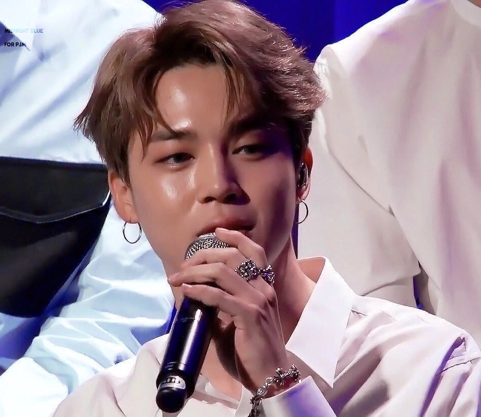 Jimin's unwhitewashed and glowing skin - A needed thread..