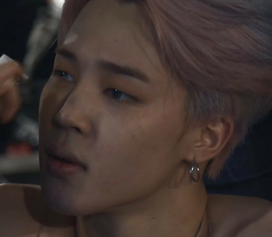 Jimin's unwhitewashed and glowing skin - A needed thread..