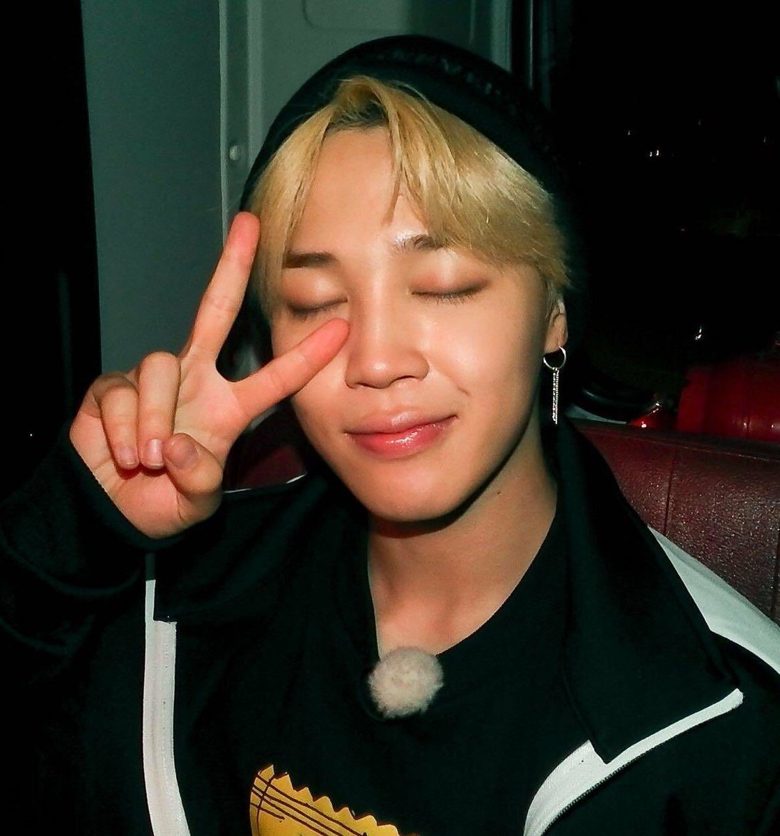 Jimin's unwhitewashed and glowing skin - A needed thread..