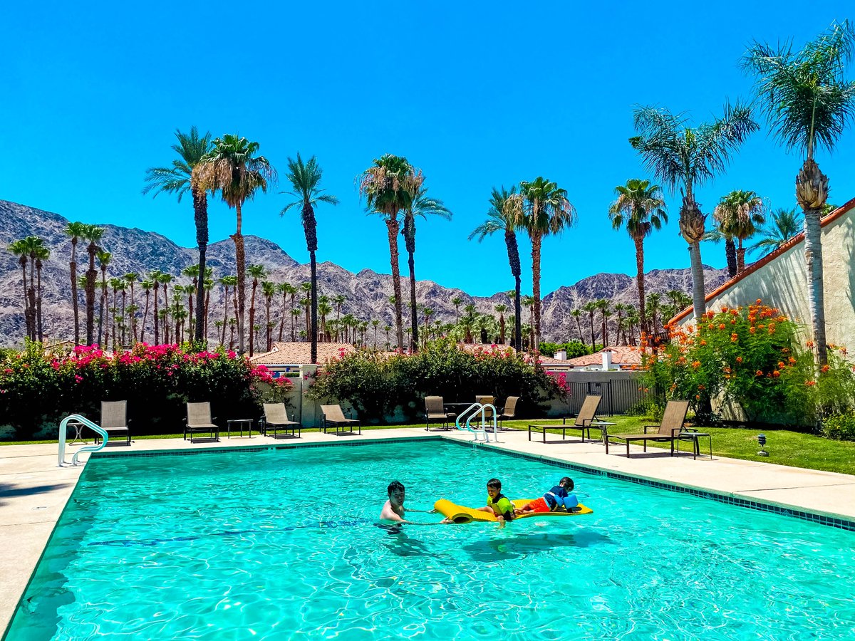 vrbo's tweet photo. "We needed a break so we booked a Vrbo for some quality family fun time. We aren’t comfortable venturing far right now, but that doesn’t mean we can’t get away somewhere close to home." Check out this stay for some fun in the sun! https://t.co/uC0hK0719R 

 📷: @FamileeTravel https://t.co/mK7FaiPoVU