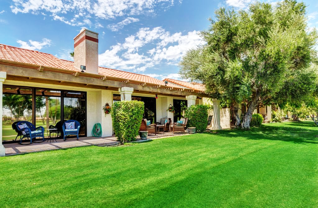 vrbo's tweet photo. "We needed a break so we booked a Vrbo for some quality family fun time. We aren’t comfortable venturing far right now, but that doesn’t mean we can’t get away somewhere close to home." Check out this stay for some fun in the sun! https://t.co/uC0hK0719R 

 📷: @FamileeTravel https://t.co/mK7FaiPoVU