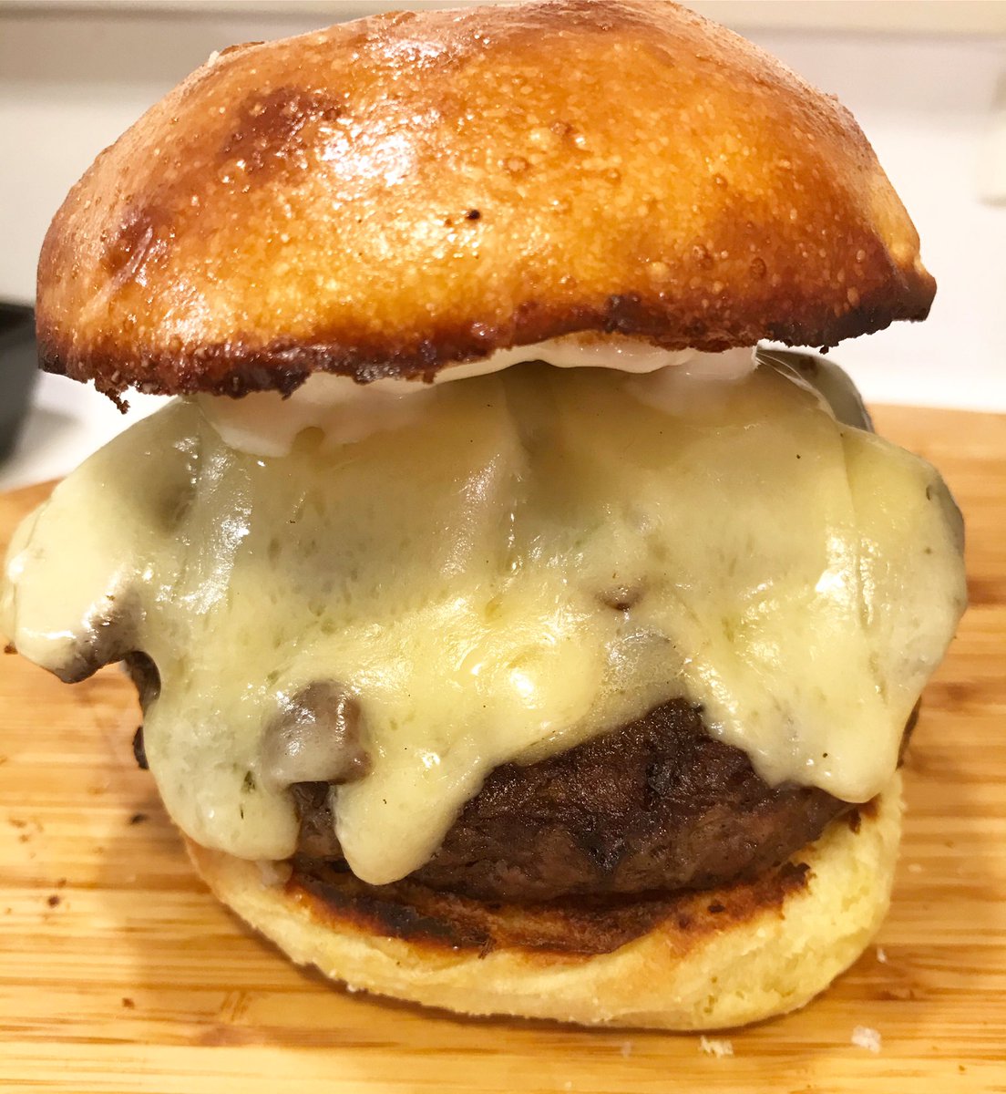 KitchenSprout's tweet photo. Toronto run 🏃‍♀️ to .@dilisos located in @StLawrenceMkt #NoHormones #NoAntibiotics #GrassFed #LocallyRaised #AlwaysFresh 
#HomeChef👩🏻‍🍳 #FrenchOnionSoupBurger🍔#Thyme🌿#Mushrooms🍄#LeanGroundSteak🥩 #GroundPork🐷
#Onion🧅 #GarlicAioli🧄 #BriocheBun🍔
#GruyereCheese🧀 https://t.co/PqBJ2JaE3X