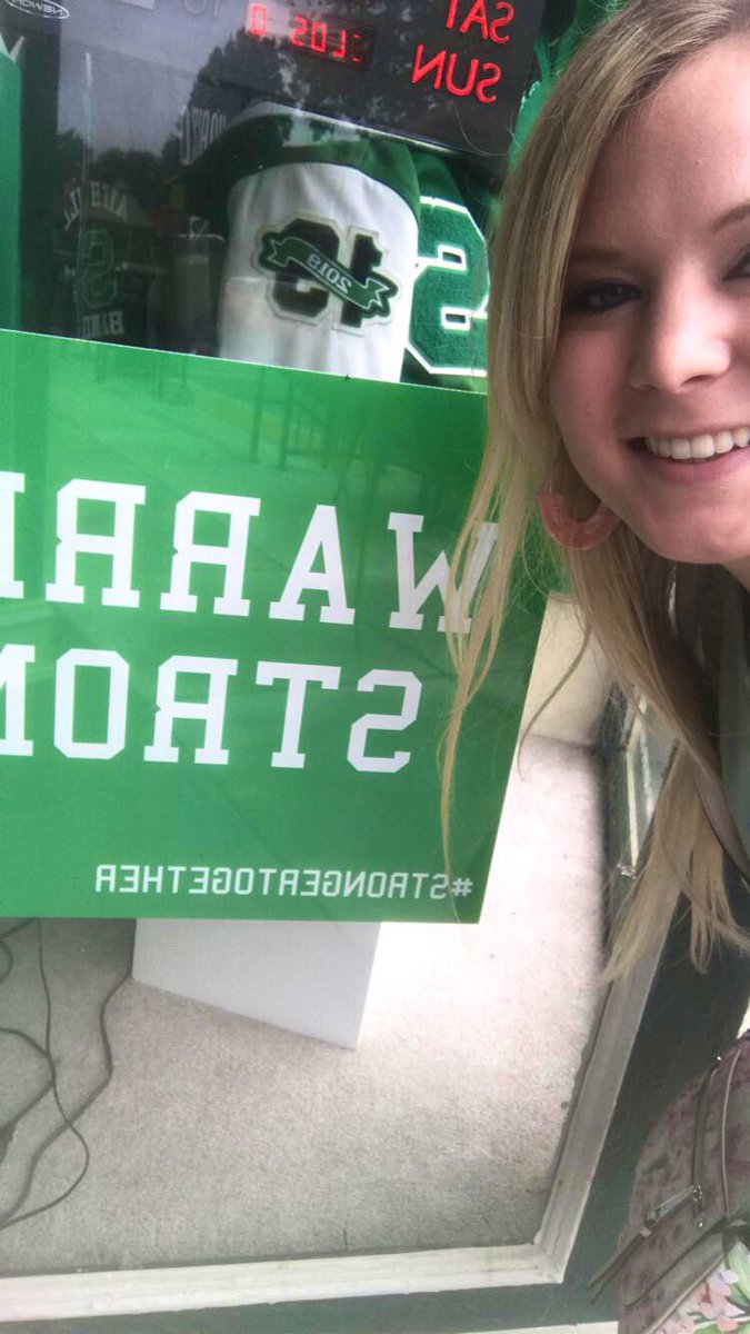 MrsLewis4th's tweet photo. Local selfie at The Warrior Shop!💚 #MESSummerSelfieChallenge #WarriorsCreate @renathunderhawk https://t.co/3dtwWSei2J