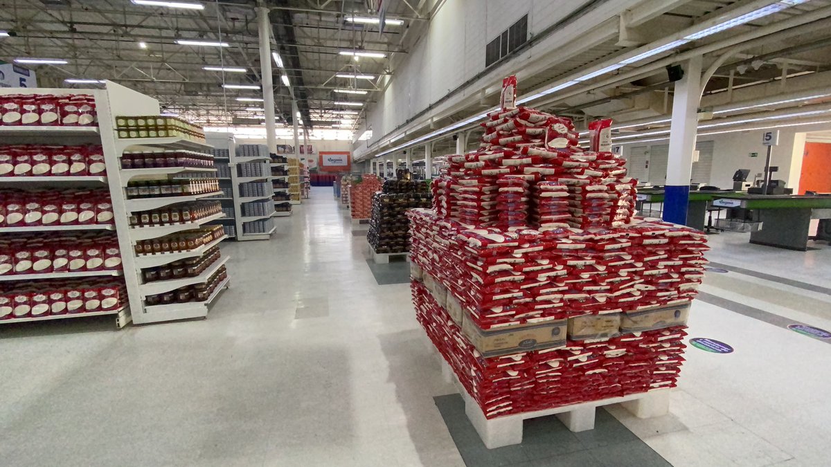 madeleintlSUR's tweet photo. 4. Pero nada tiene que ver con lo que el Wall Street Journal publicó, más de 2500 productos iraníes de al menos 150 empresarios de ese país y más de 1000 #venezolanos, de al menos 20 empresarios de #Venezuela incluyendo #EmpresasPolar, están presentes en los anaqueles https://t.co/hIPBRPsAQq