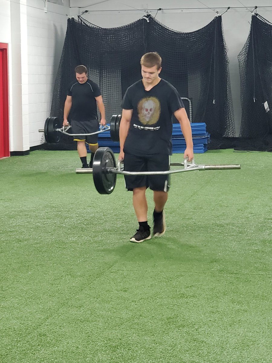 red_strength's tweet photo. "The pain you feel today is the strength you'll feel tomorrow!" #raiderstrong https://t.co/g2lhqBXDDA