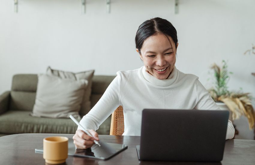 OMCChat's tweet photo. Do’s and Don’ts of Virtual Interviewing  | via Vault by Valerie Cox #OMCchat https://t.co/rjD21U5EVh https://t.co/MaQXvogs2V