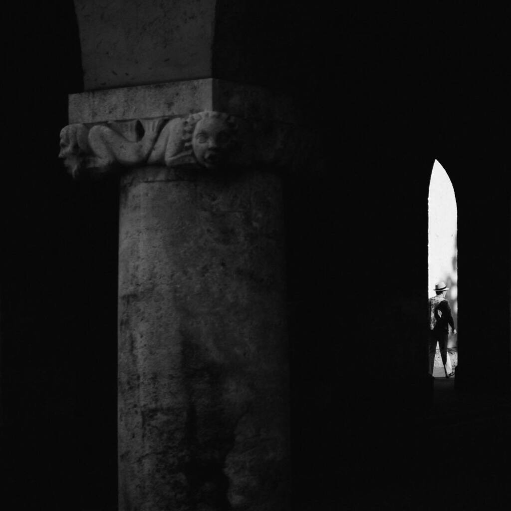 In-sights —
.
.
.
.
.
#capturestreets #artofart #peraphotogallery #rayoflight #blackandwhite #streetphotographer #soulofstreet #zonestreet #35mmstreetphotography #life #contemporaryart #friendsinstreets #streets_storytelling #lightandshadow #lenscultures… instagr.am/p/CDMZdKFJF-E/