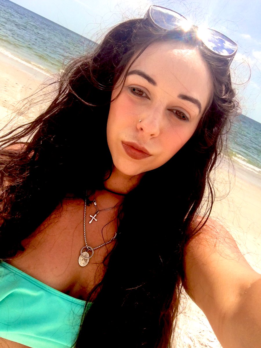 80sbabyA's tweet photo. Take me to the place I loveeee! #beachbaby #Naples https://t.co/YD5Hb4o43y