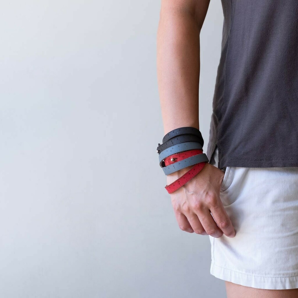Wear your measuring tape in style! The Wrist Ruler from I Love Handles @ilvhndls is engraved with both inch and centimeter measurements. You have the option of either leather or silicone and many sizes and colors.⁠
⁠
Click the link in our profile and… instagr.am/p/CDMbaxLnH-e/