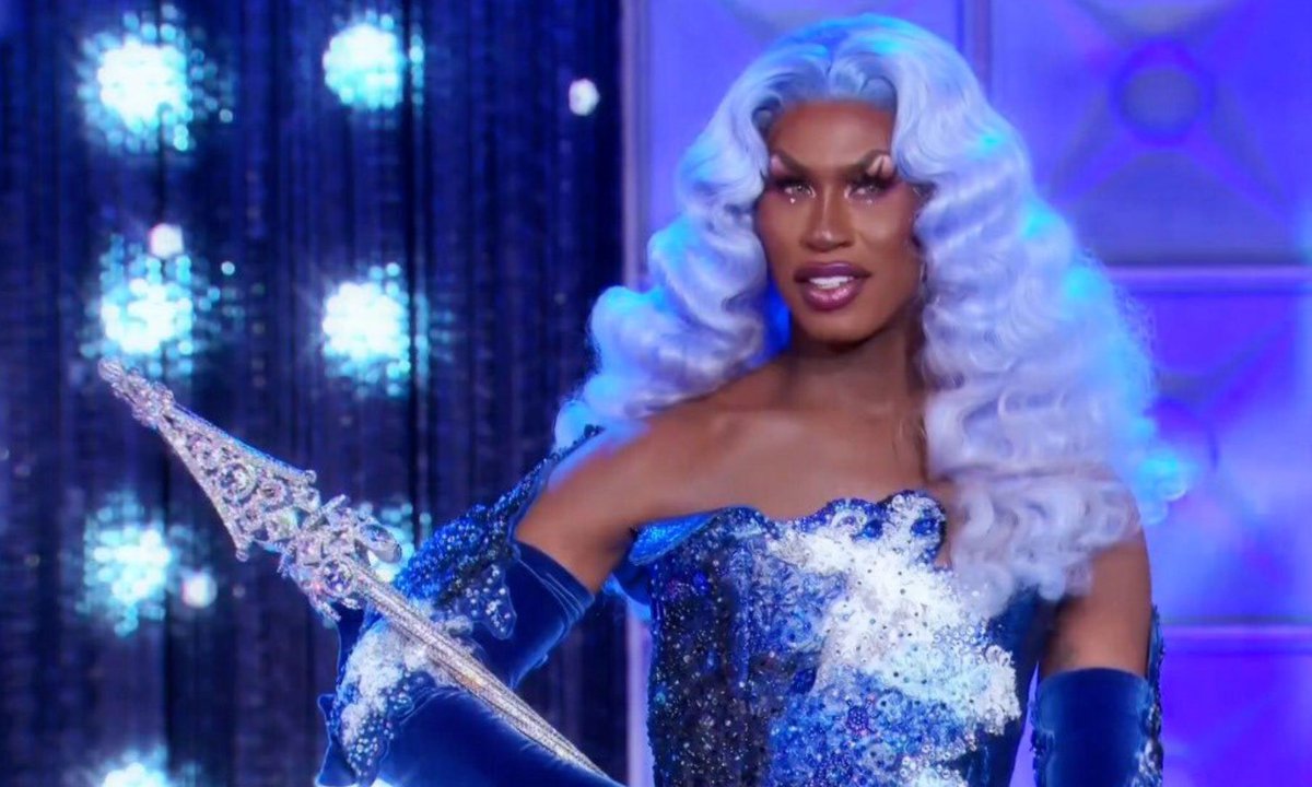 #DragRace royalty <a href="/SheaCoulee/">🍉 SHEA COULEÉ 🍉</a> celebrates historic #AllStars5 win by… launching an OnlyFans 
pinknews.co.uk/2020/07/27/dra…
