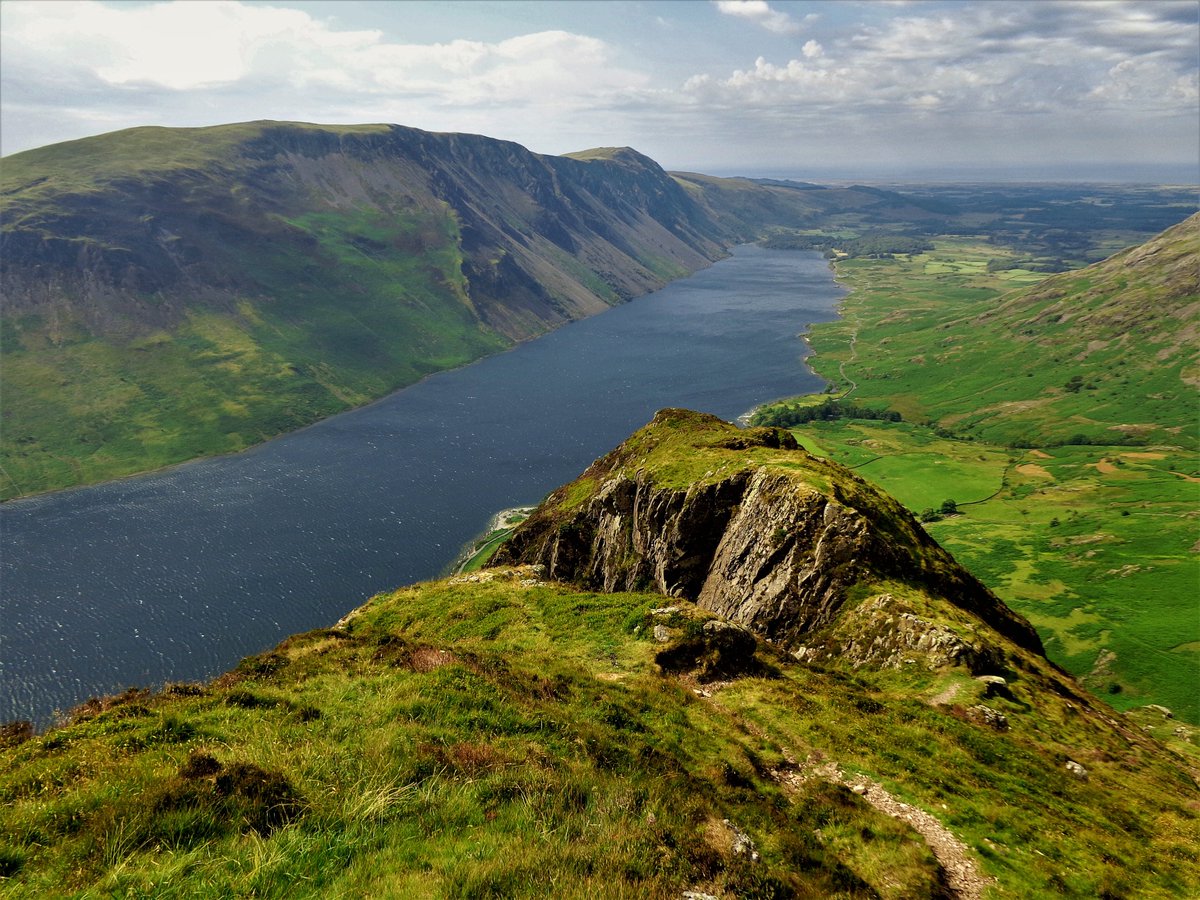 StanLeigh18's tweet photo. #LakeDistrict - Continuing our wandering through #Lakeland, a short series on #Lakes #Meres &amp; #Waters  
#WastWater
View from #Buckbarrow 
View from #KirkFell
View from #Yewbarrow 
#Yewbarrow &amp; #GreatGable from #WastWater
Deepest lake in England-approx 3 miles long &amp; 1/3 mile wide https://t.co/uRybhhEyhq