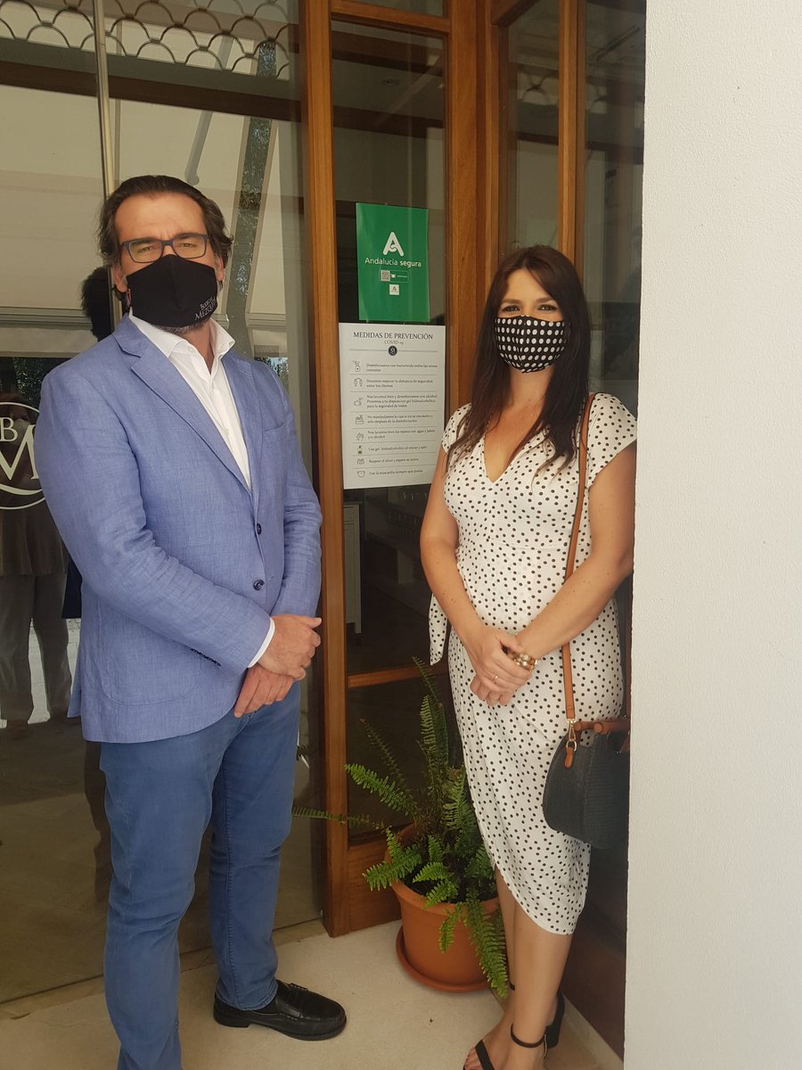 Turismo destaca el “compromiso” de los empresarios de la capital por hacer de la ciudad un destino seguro
La delegada territorial visita los hoteles Alfaros y Capuchinos y el restaurante Bodegas Mezquita que ya tienen el sello ‘Andalucía Segura’ <a href="/BodegasMezquita/">Bodegas Mezquita</a>