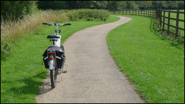 ComActMK's tweet photo. #TheEnergySavingTrust is launching a great bike repair scheme at 23.45pm THIS EVENING: anyone can apply for a £50 voucher to get their bike fixed, and start traveling sustainably, and exploring the MK's amazing #redways routes! #sustainabletravel 
https://t.co/UvuG9GJxa0 https://t.co/52vjMzqc94