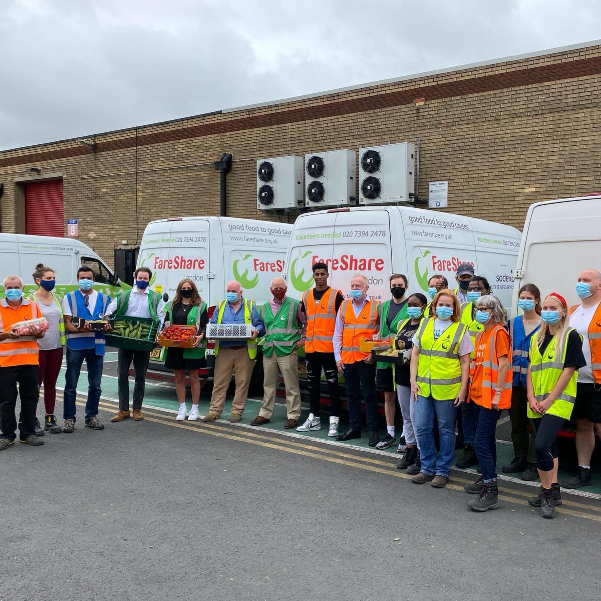 MarcusRashford's tweet photo. To the staff, volunteers and everyone that continues to work behind the scenes to make a difference THANK YOU! The world needs more people like you. Let’s keep going, the fight is far from over 👏🏾 @FareShareUK https://t.co/WVT4d3t97E