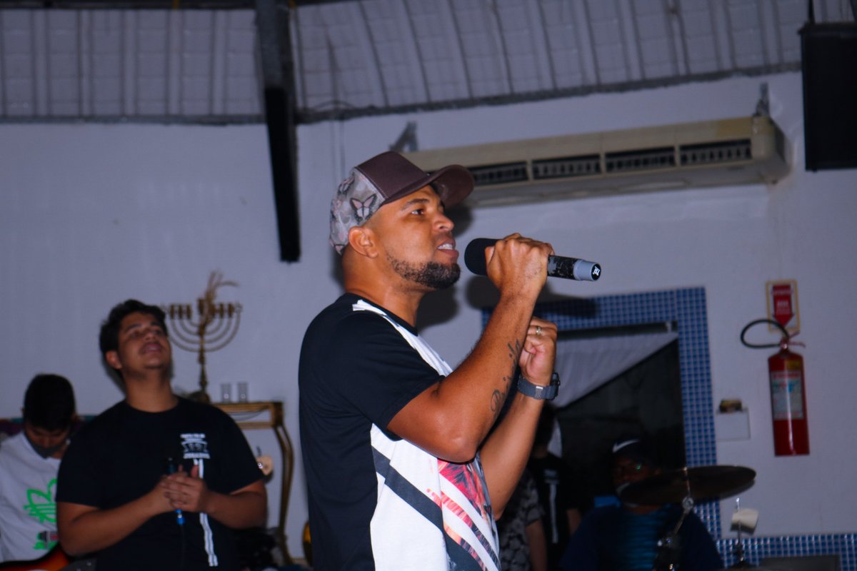 redejovem_srj's tweet photo. Sobre nossa rede louvorzão.
.
Foi épico! 🔥🔥
.
#JUVENTUDESRJ #SRJ #ADORAÇÃO #LOUVORZÃO #FAMÍLIA #NOSSAREDE #NOSSACASA #VEMPRAREDE https://t.co/zfYYoUlhRq