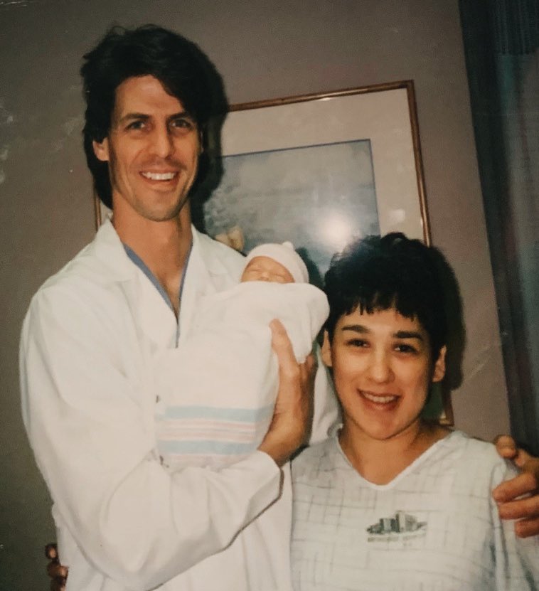 _vivalaluna's tweet image. 25 years later, the doctor who delivered me also delivered our son!! 👶🏻😭