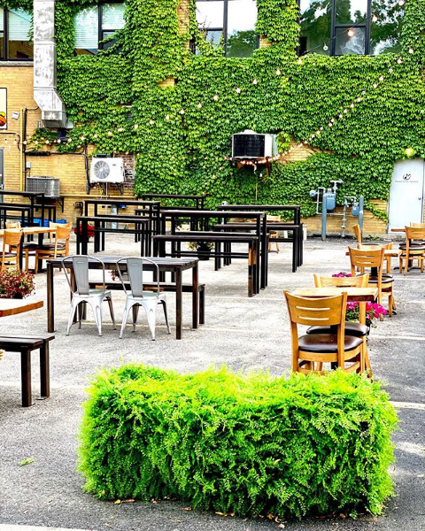 #Lunch vibes at Maro's Bistro patio🌞🙌bit.ly/marosbistro-zb
#Toronto  #patioTO #TorontoPatio #Oakville #TorontoFood