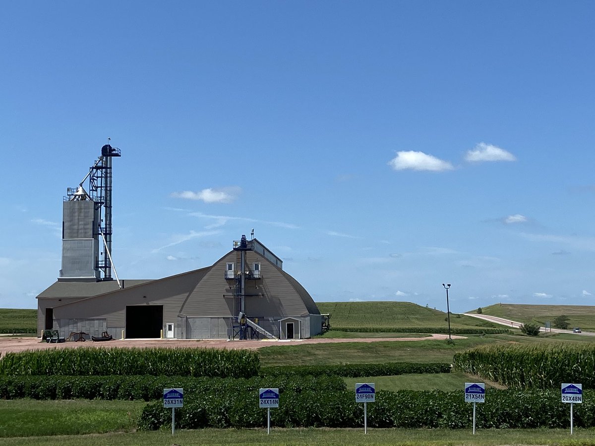 KentMulder's tweet photo. @AllegiantSeed is represented well in Dixon, NE! https://t.co/p9WZVpFONj