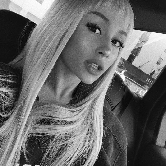 ArianaToday's tweet photo. .@ArianaGrande has now surpassed 196 million followers on Instagram 📸 https://t.co/tWN4Rw6HXx